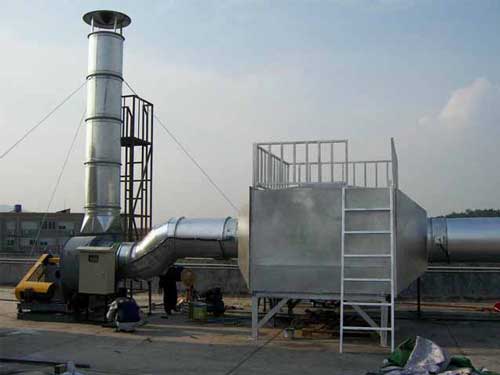 河北德龙钢铁脱硫除尘塔施工装填现场